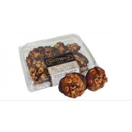 Biscuits aux noisettes, fourrés de chocolat / Galletas de avellana rellenas de chocolate